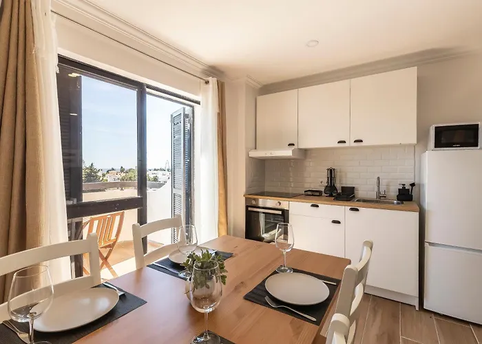 Lovely And New In Oura Albufeira