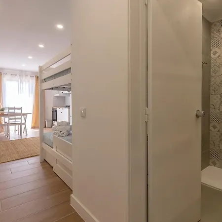 Lovely And New In Oura Apartamento
